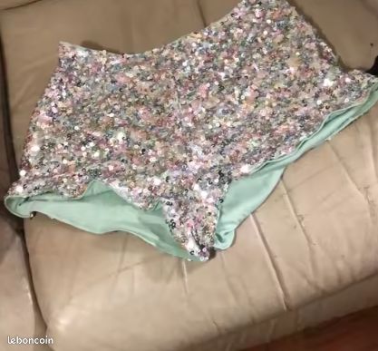 Ensemble Femme Y2K Scintillant – Haut Licou Dos Nu & Mini Short Pailleté (image 2)