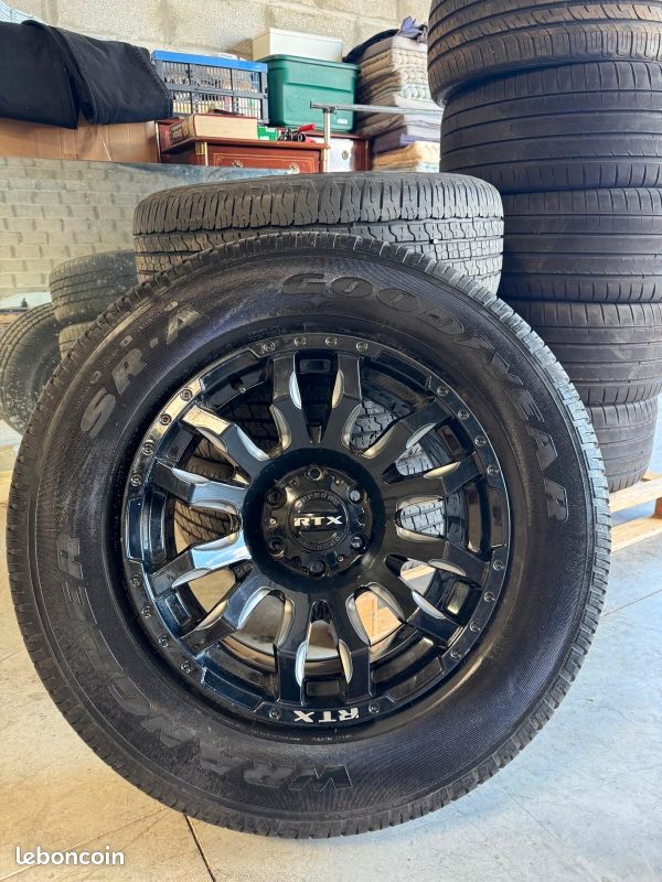 4 roues complètes Jantes noires 18" RTX pour FORD F150 2010-2023 (image 1)
