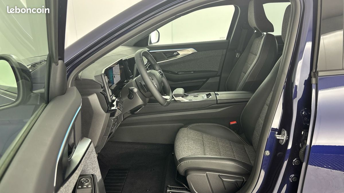 Renault espace e tech full hybrid 200 gsr2 techno (image 13)