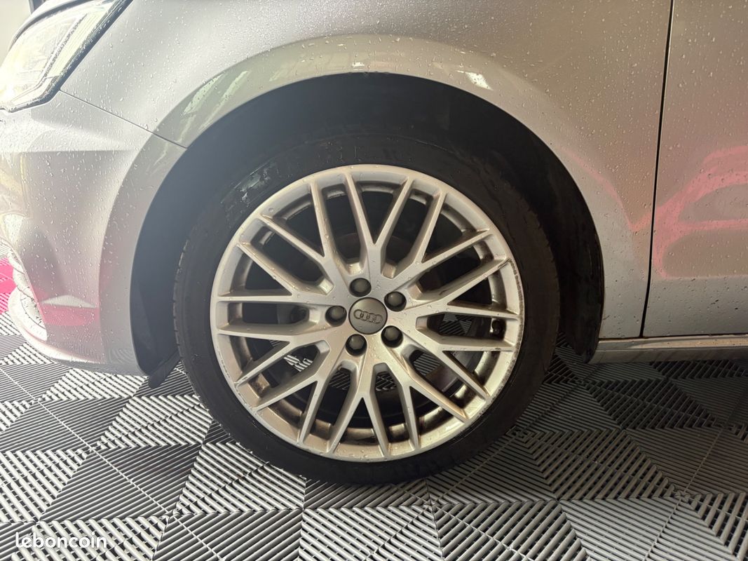 AUDI A1 SPORTBACK 1.0 TFSI ultra 95 S tronic 7 Midnight Series / JANTES 17 / PHARES AUTOMATIQUES (image 13)