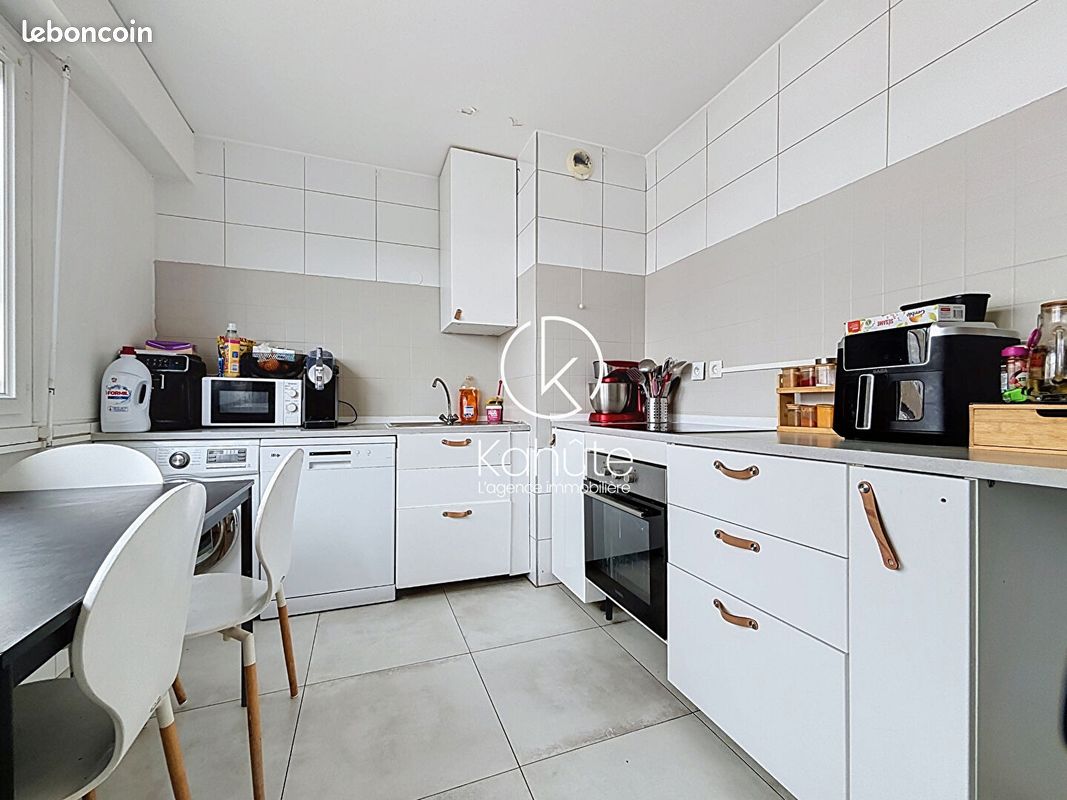 Appartement 4 pièces 77 m² · à Saint-Fons · 77 m² · 135 000 €