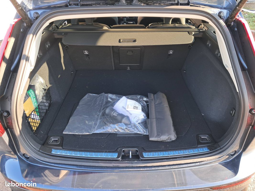 VOLVO V60 T6 AWD Hybride Rechargeable 253 ch + 145 ch Geartronic 8 Plus Style Dark (image 7)