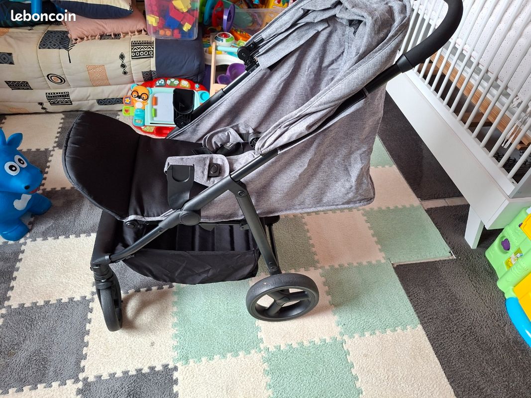 Poussette cosy et basse Isofix (image 1)