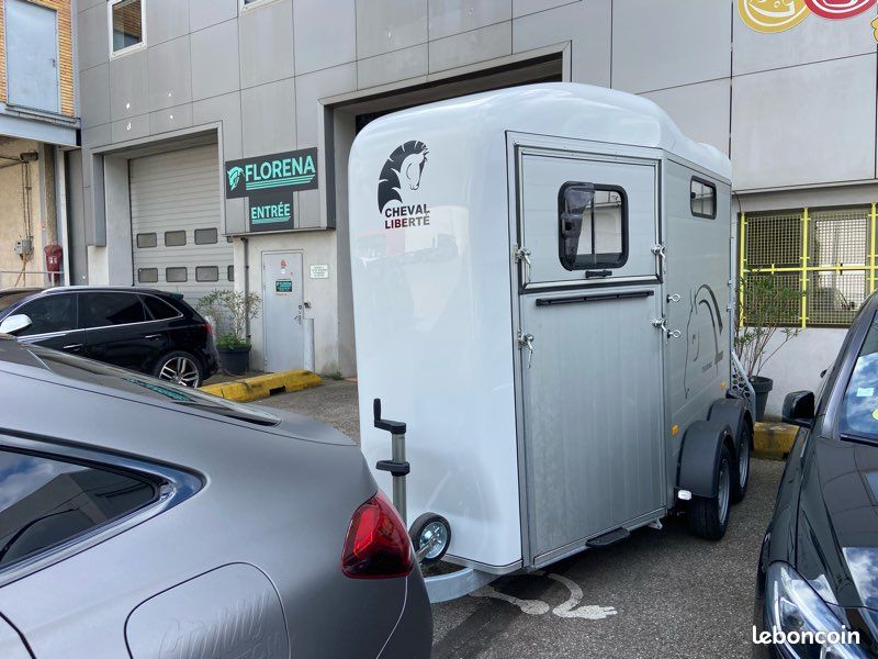 Van chevaux 2 places sans permis dispo (image 1)