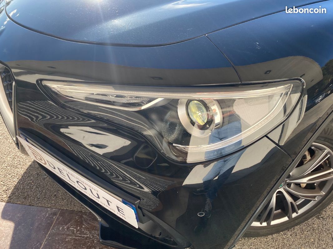 Alfa Romeo STELVIO Lusso Q4 (image 9)