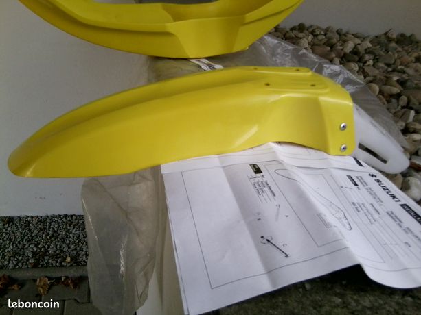Garde-boue Arrière Avec Feu Pour Suzuki DR-Z 400 (2000-2009) - Réf. Suzuki 35710-29F00 - Neuf