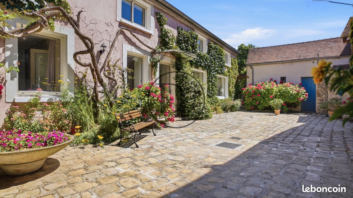 Maison 10 pièces 337 m² · à Bourron-Marlotte · 337 m² · 1 260 000 €