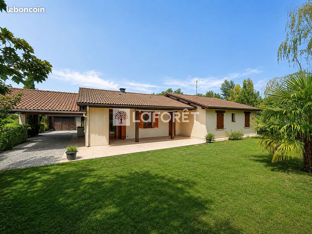 Maison 6 pièces 150 m² · à Saint-Martin-de-Laye · 150 m² · 223 000 €