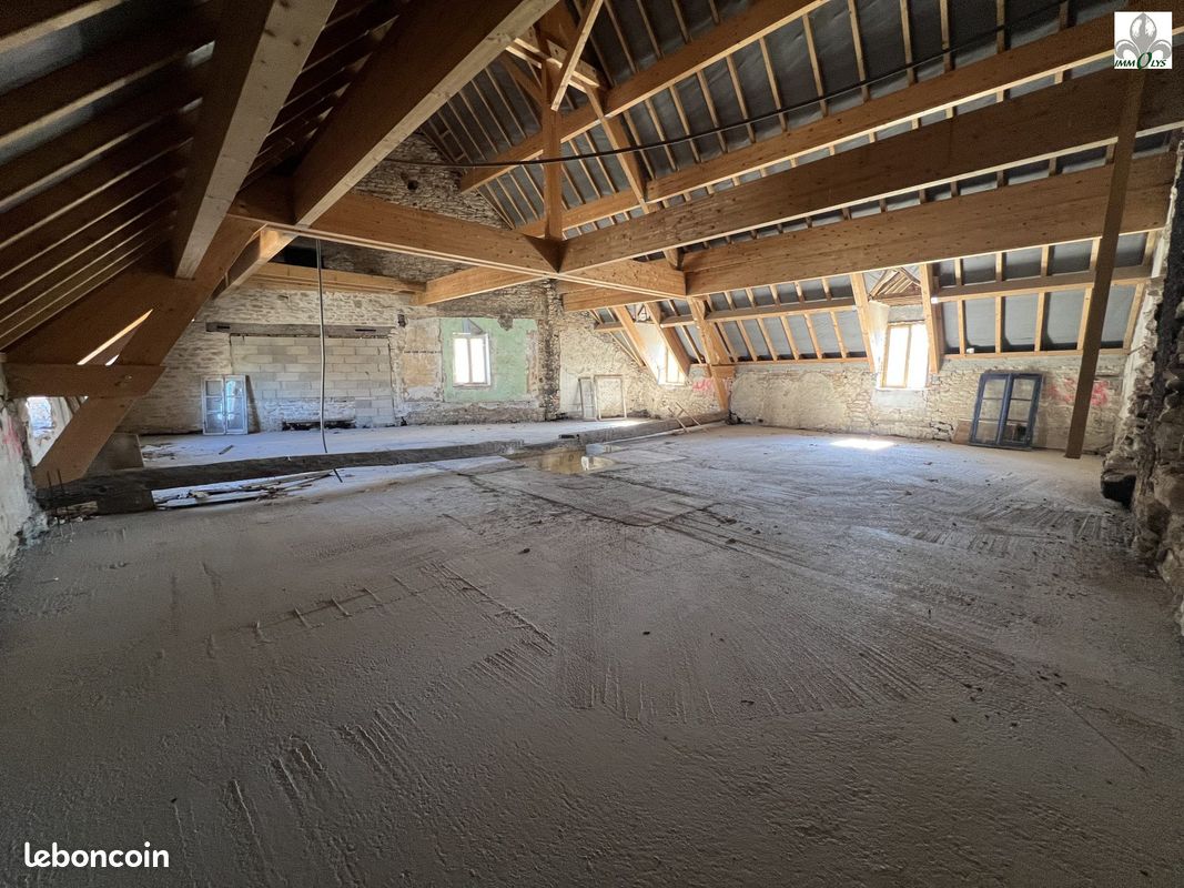 Appartement 6 pièces 138 m² · à Demigny · 138 m² · 170 000 €