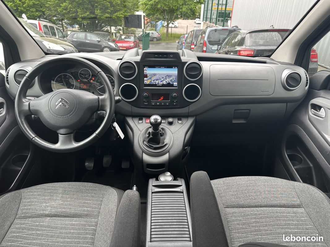 Citroën Berlingo 1.6 VTI 120ch XTR MultiSpace BVM5 / GPS Bluetooth / Moteur à Chaine / Carnet Disponible / Révisé et Garantie (image 3)