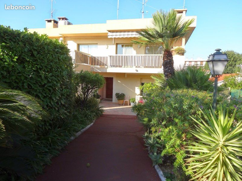 Appartement 2 pièces 45 m² · à Antibes · 45 m² · 880 €/mois