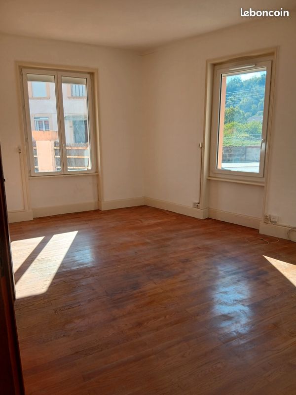 Maison 5 pièces 110 m² · à Sarras · 110 m² · 890 €/mois
