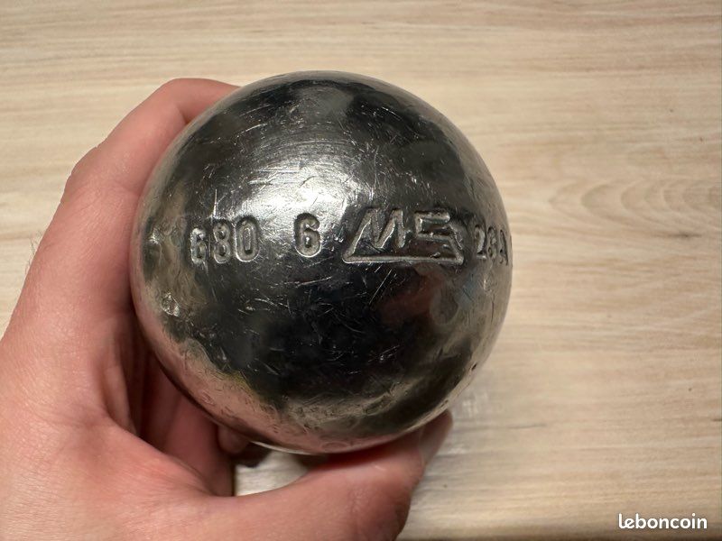 a PINS PIN ENAMEL SPORT PETANQUE BOULE GINASSERVOISE