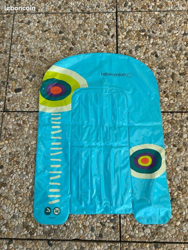 Matelas à langer gonflable (image 1)
