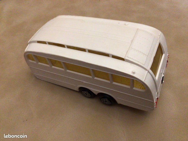 Caravane Norev Henon EH 220 1/43