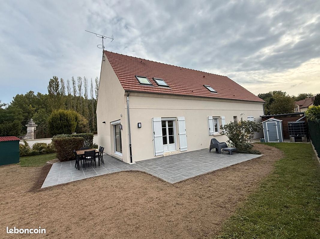 Maison 7 pièces 146 m² · à Saintines · 146 m² · 370 000 €