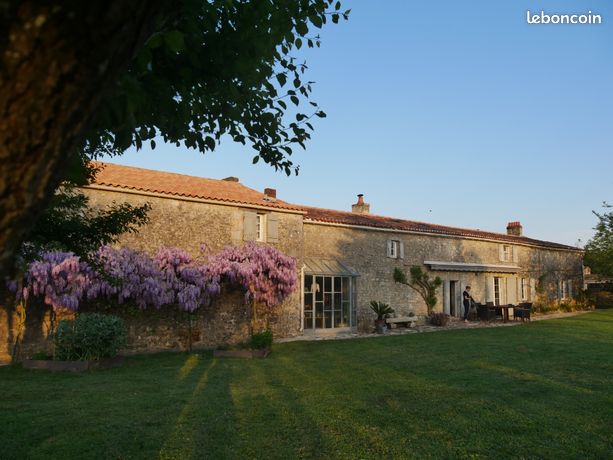 Belle longère 277 m² sur 6,5 ha et ses 2 logements