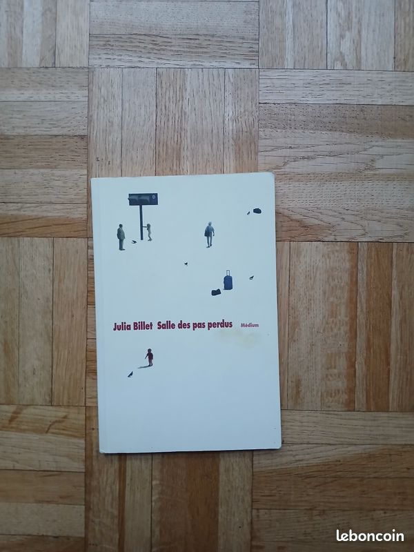 Je vends le livre 'Salle des pas perdus' de Julia Billet en très bon état (image 1)