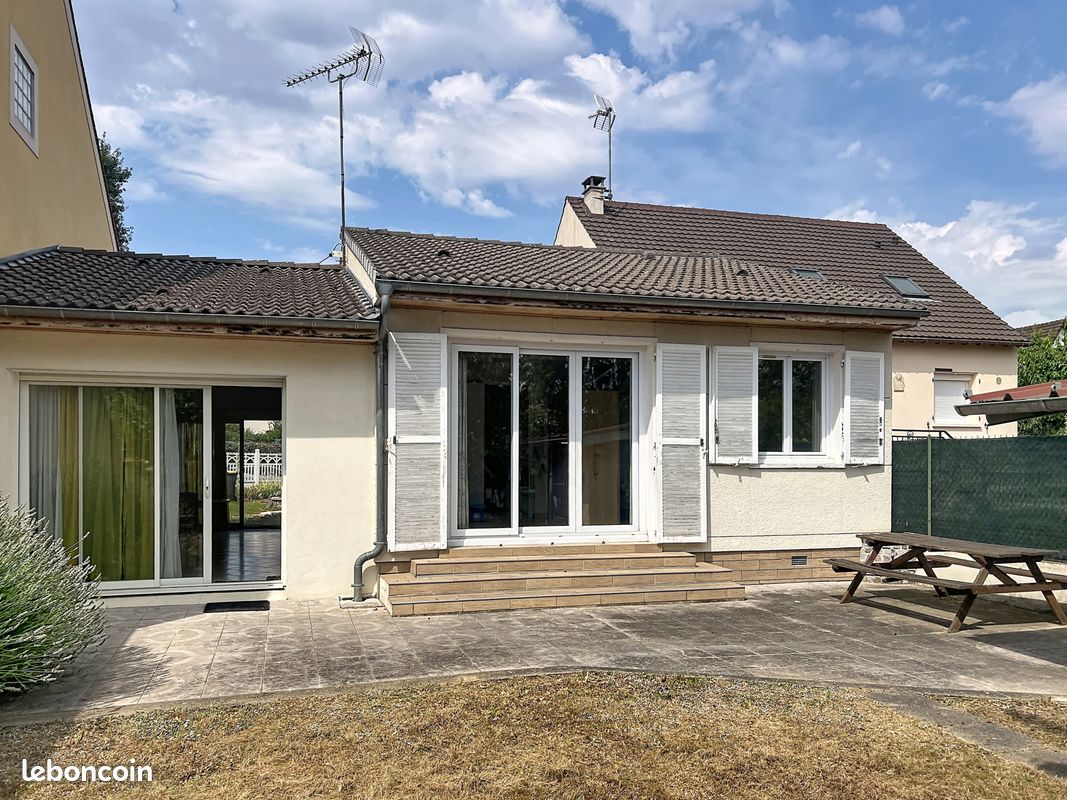 Maison 4 pièces 70 m² · à Sainte-Geneviève-des-Bois · 70 m² · 232 000 €