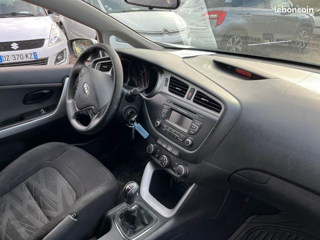 Kia Cee'd CEE-D 2 1.4 CRDI - 16V TURBO (image 34)