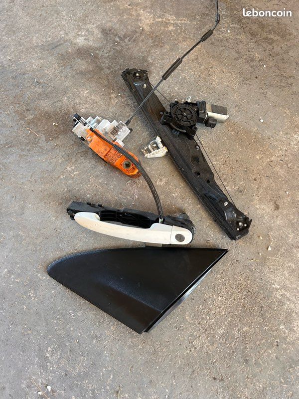 Habillage intérieur de porte Ford ka (image 1)