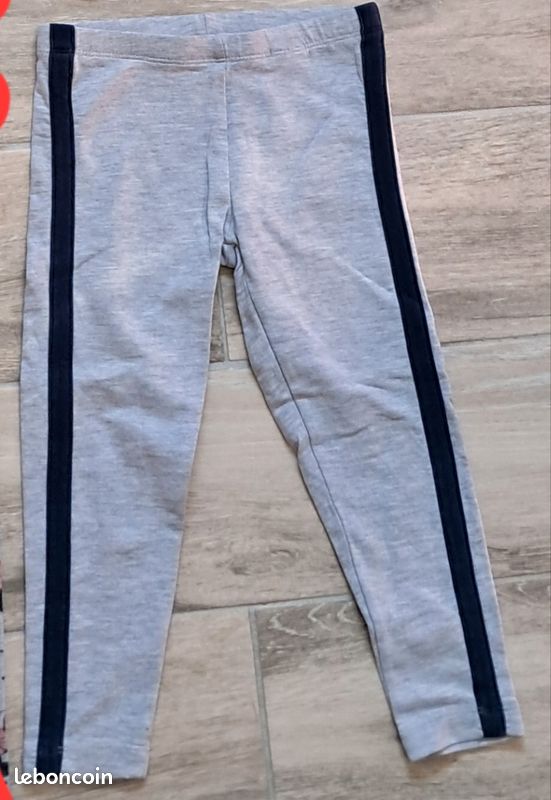 Lot de vêtements fille 4 ans (image 16)