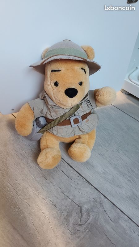 Jolie petite peluche Winnie l'ourson (image 1)
