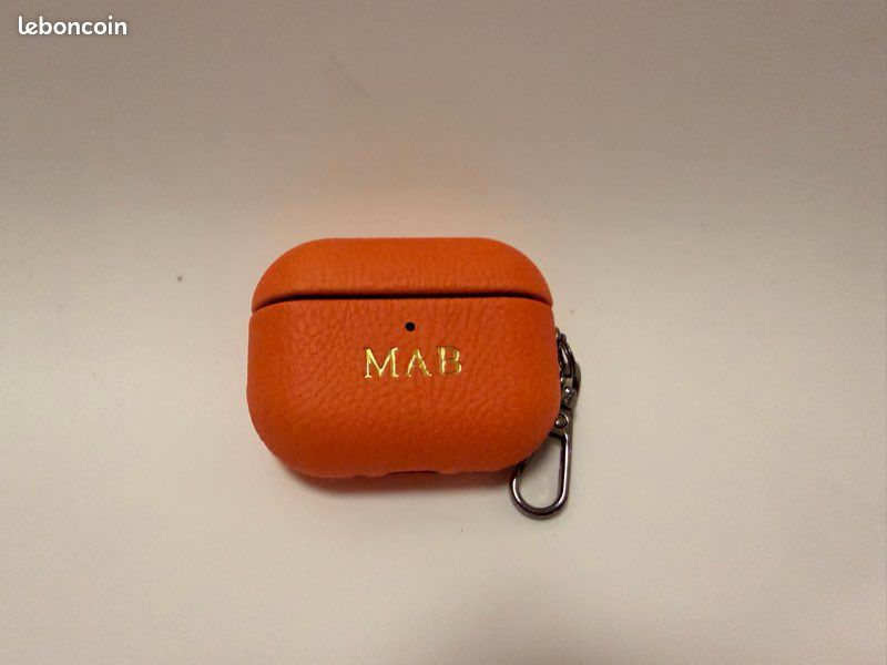 Airpods pro 3 case Insérif orange (image 1)