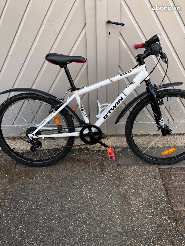 Vélo VTT Enfant 24 Pouce Décathlon B’TWIN Rockrider 300 tout équipé (image 1)
