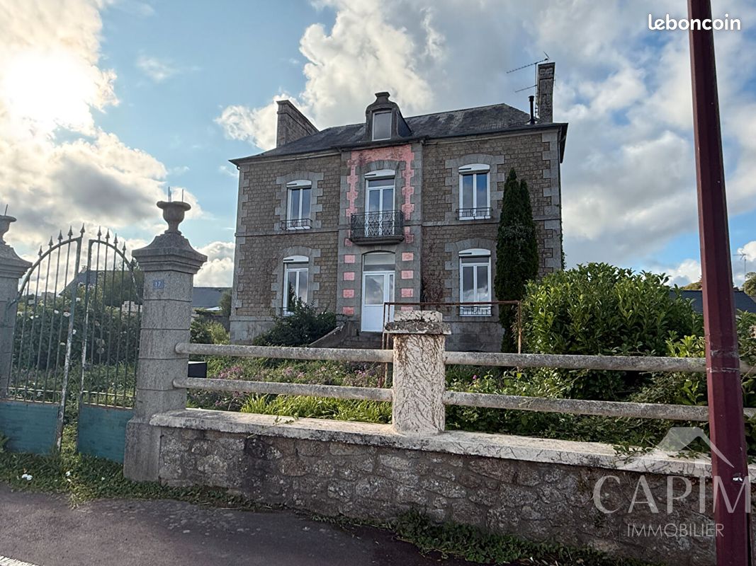 Maison 8 pièces 206 m² · à Fougères · 206 m² · 217 500 €