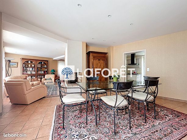 Maison 9 pièces 282 m²