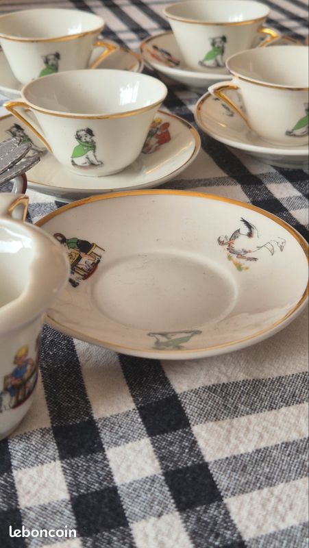 Dinette ancienne porcelaine décor floral - 17 pièces - jouet poupée