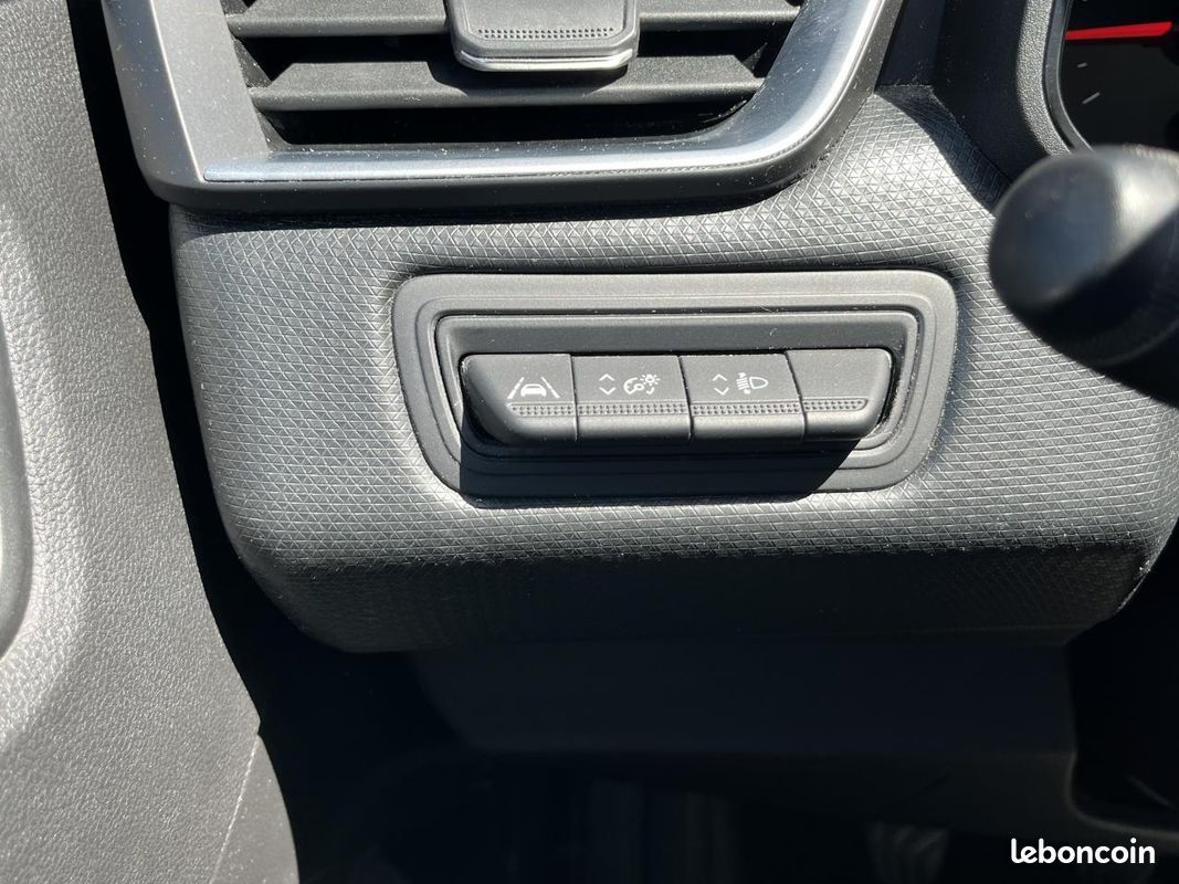 RENAULT CLIO V (5) Equilibre (CARPLAY SANS FIL) 1.0 Tce - 90 BERLINE PHASE 1 (image 29)