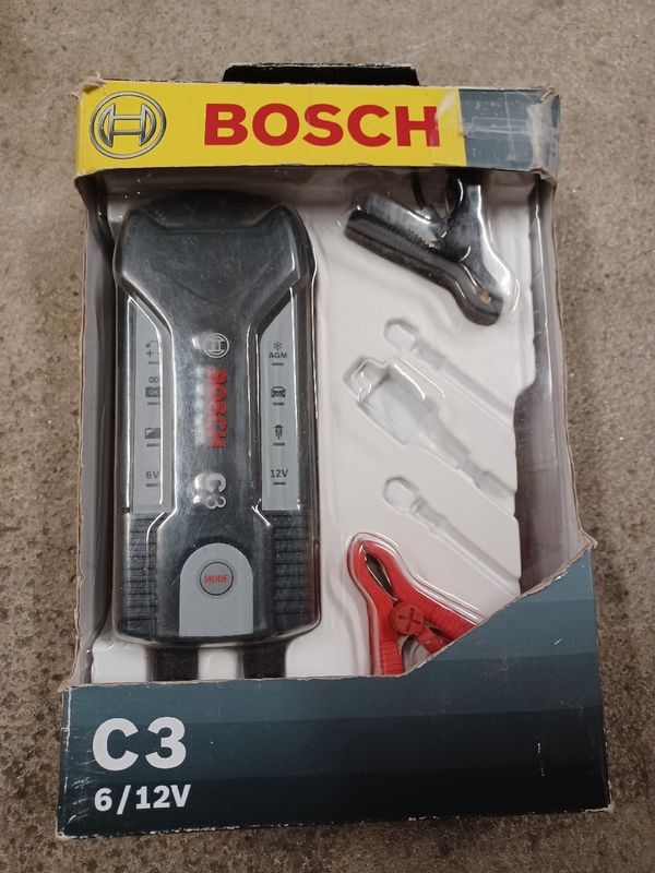 Chargeur Bosch C3 6/12V - Équipement auto