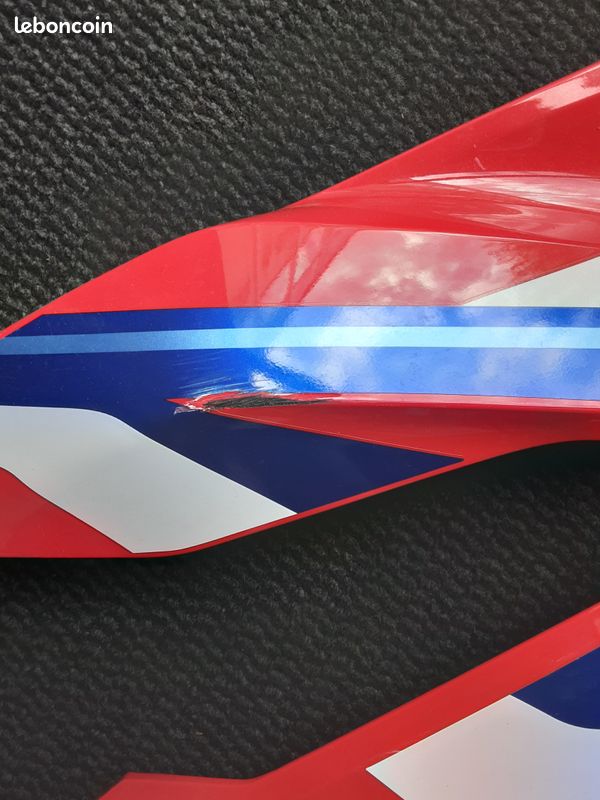 Cache latéral Droit Honda CBR 650R de 24/25 (image 2)
