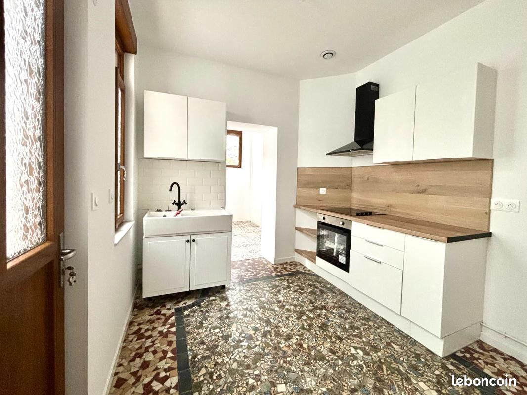 Maison 5 pièces 107 m² · à Cambrai · 107 m² · 890 €