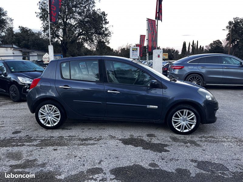 Renault CLIO III 1.2 TCE 100CH INITIALE 5P (image 4)