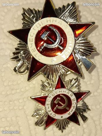 PORTRAIT SOVIÉTIQUE RUSSE de Lénine et drapeau rouge épingle communiste