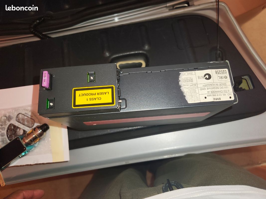 Chargeur 6 CD d'origine MINI Cooper / S / Cabriolet (R50 R52 R53) (image 3)