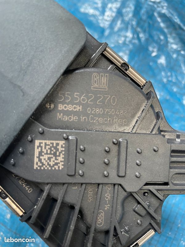 Boîtier de papillon OPEL ASTRA CORSA CHEVROLET AVEO CRUZE VOLT VAUXHALL DAEWOO Réf. 55562270 (image 2)