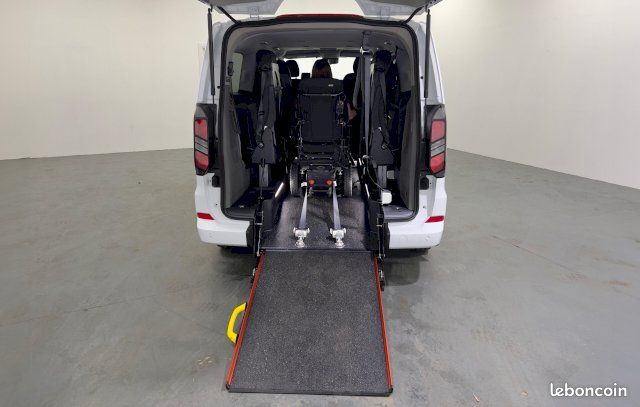 Ford Tourneo Custom INDEPENDANCE TWIN 2FR L2H1 2.0 EcoBlue 170ch Titanium BVA8 TPMR HANDICAP (image 4)