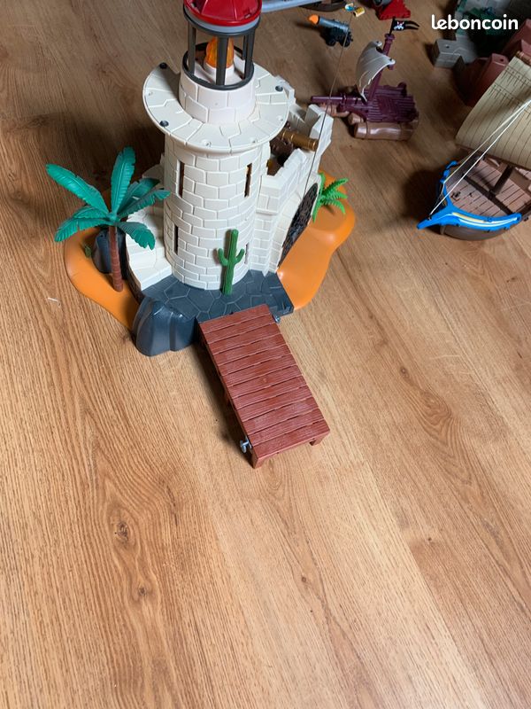 Playmobil pirate (image 1)