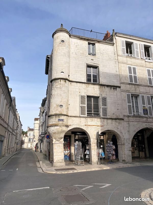 Local commercial 125 m² · à La Rochelle · 125 m² · 798 000 €