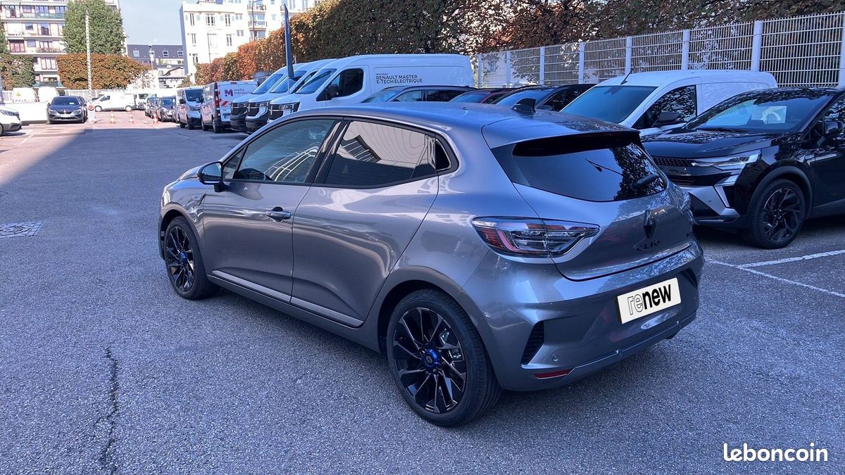 RENAULT CLIO esprit Alpine full hybrid E-Tech 145 (image 6)