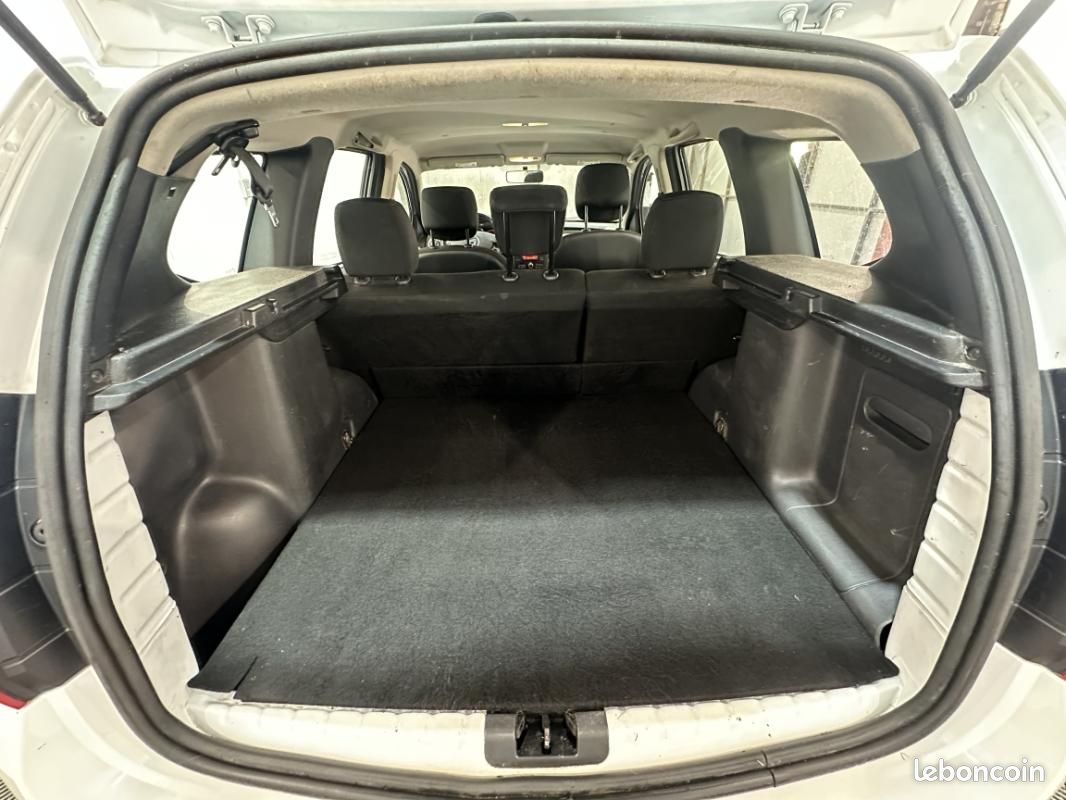 Dacia Duster 1.5 dCi 110 4x4 Lauréate +ATTELAGE (image 17)