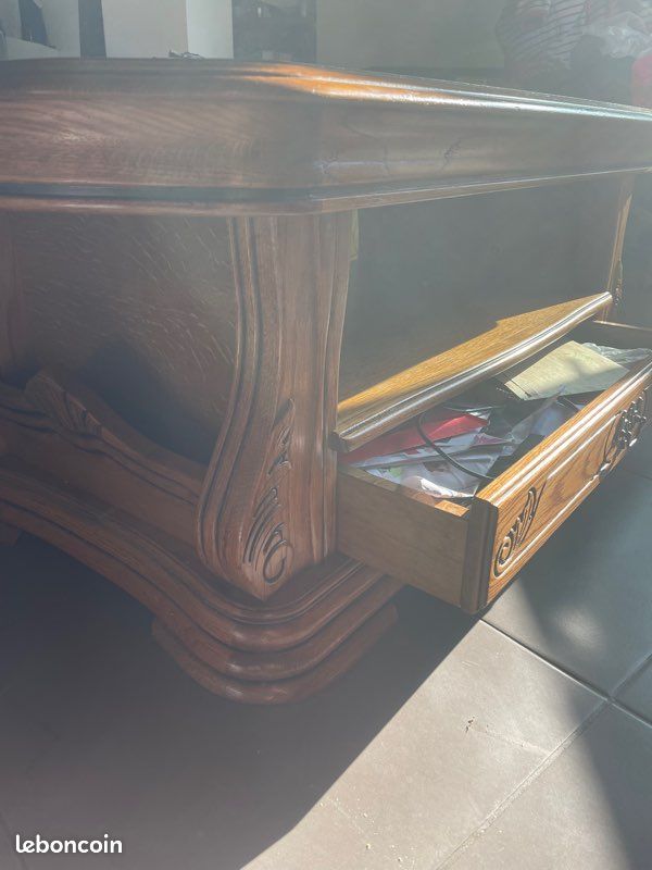 Table en bois massif (image 1)