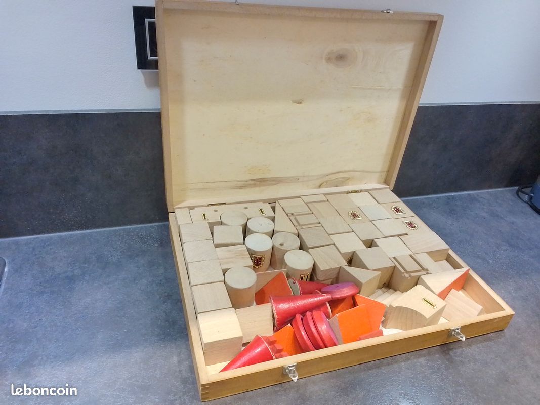 VINTAGE / ANCIEN jeu de constructions CASTELBLOC (44 pièces bois) EUR 30,00 - FR