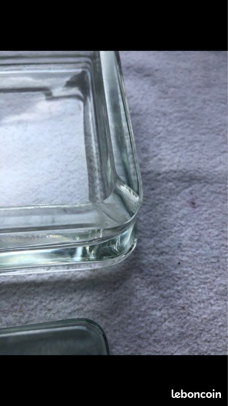 At Auction: Quatre Cendriers En Verre Et Cristal, Quatre Cendriers En