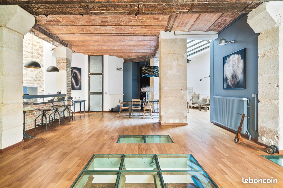Appartement 5 pièces 216 m² · à Paris · 216 m² · 2 390 000 €