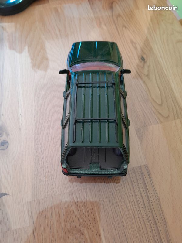 Jeep Grand Cherokee 1/24 (image 3)
